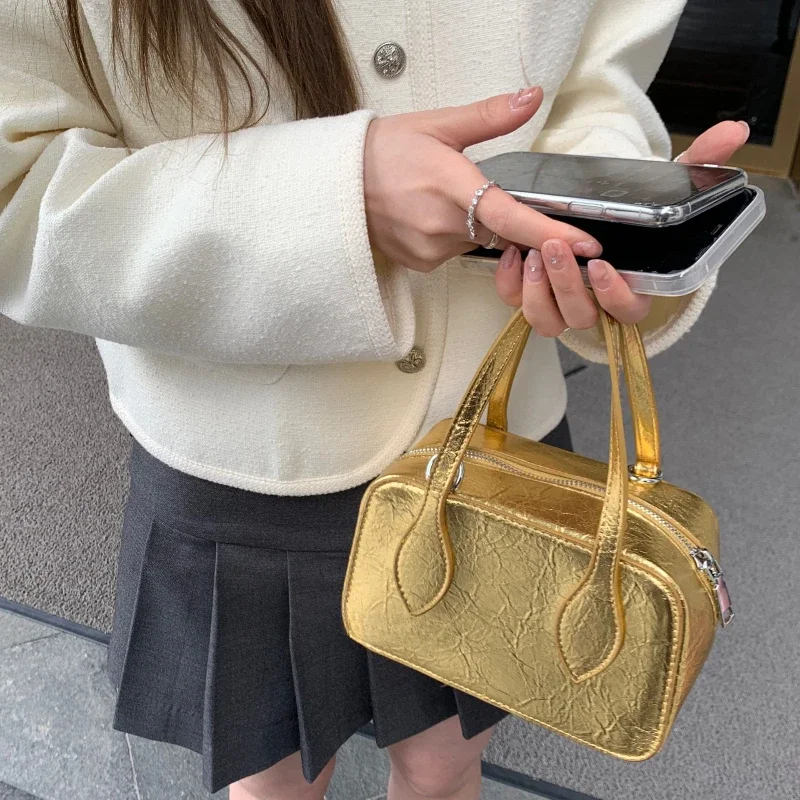 Silvery Golden PU Leather Retro American Style Handbag Women's Bags High-capacity Storage Bag Shoulder Bag Purses Handbags
Silvery Golden PU Leather Retro American Style Handbag Women's Bags High-capacity Storage Bag Shoulder Bag Purses Handbags