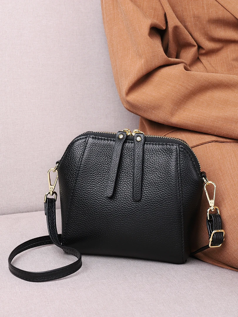 Faionable ell aped Leather Crossbody Bag Women's Bag High Quali Briti Sle Single oulder Zipper Purse Small Size
Faionable ell aped Leather Crossbody Bag Women's Bag High Quali Briti Sle Single oulder Zipper Purse Small Size
