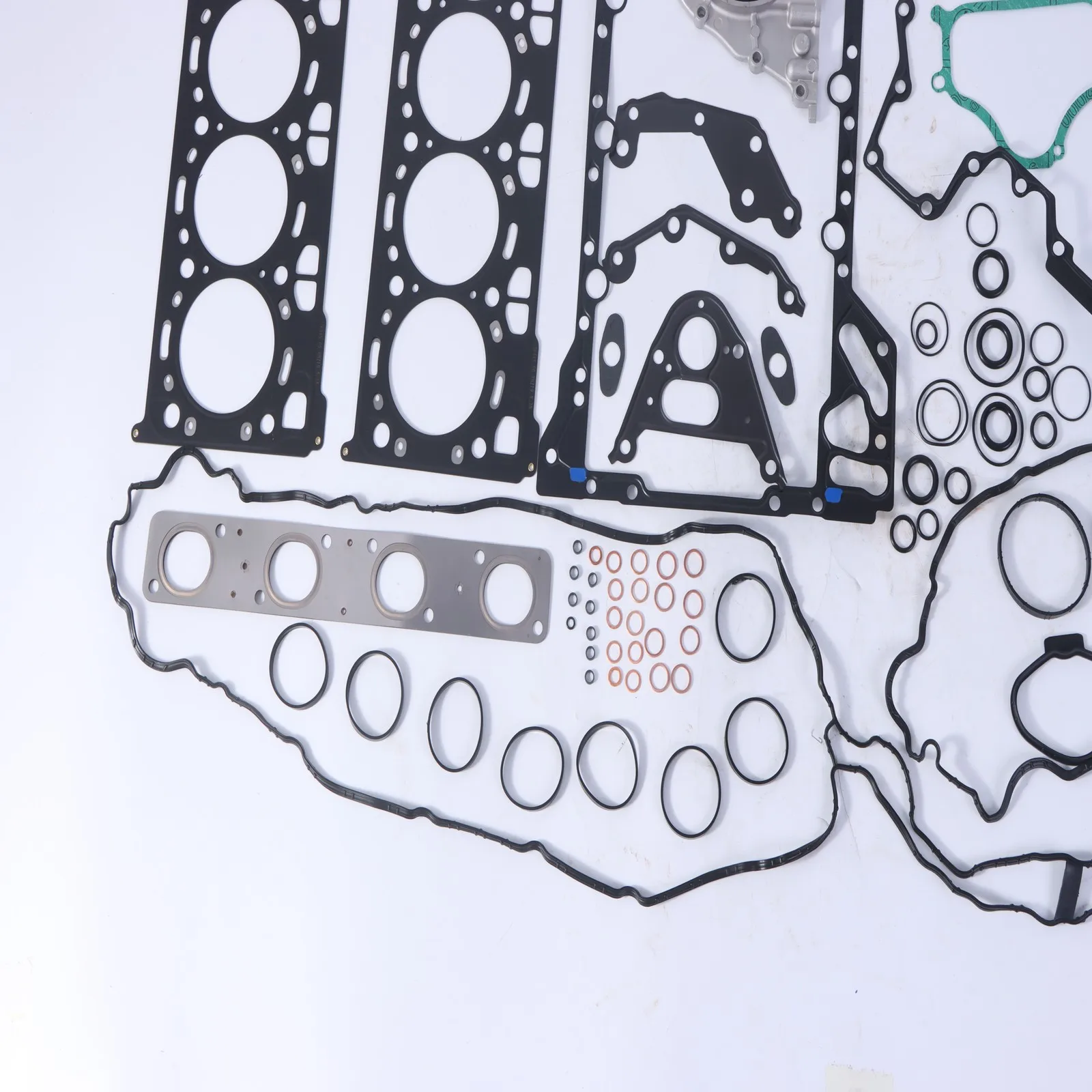 11128008122 Комплект прокладок для капитального ремонта двигателя 11127566288 11127566289 для BMW X5 X6 M E70 E71 S63B44A 4.4L V8 Twin Turbo
11128008122 Комплект прокладок для капитального ремонта двигателя 11127566288 11127566289 для BMW X5 X6 M E70 E71 S63B44A 4.4L V8 Twin Turbo
