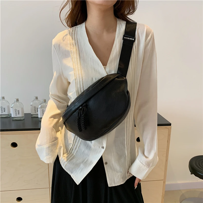 Leisure chain black PU chest bag for women's small shoulder bag for women's sports portable crossbody bag
Leisure chain black PU chest bag for women's small shoulder bag for women's sports portable crossbody bag