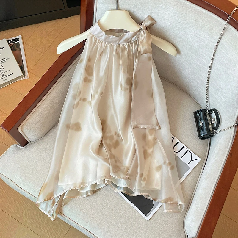 Sleeveless blending tie neck chiffon shirt women summer a sense of luxury loose temperament off the shoulder top
Sleeveless blending tie neck chiffon shirt women summer a sense of luxury loose temperament off the shoulder top