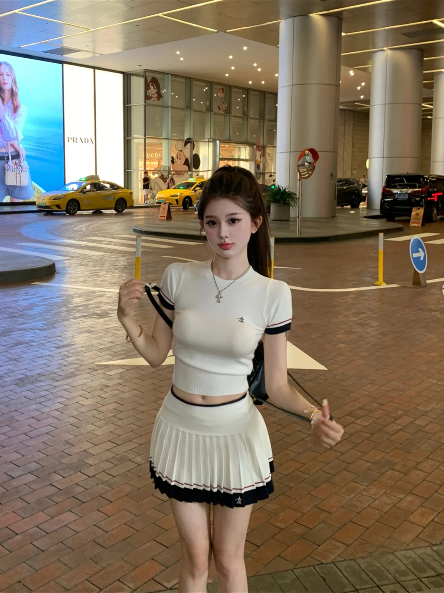 American Retro White Knitted Short Sleeve T-Shirt Skirt Set Women's Summer Slim Fit Two-Piece Set Casual Style round Neck
American Retro White Knitted Short Sleeve T-Shirt Skirt Set Women's Summer Slim Fit Two-Piece Set Casual Style round Neck