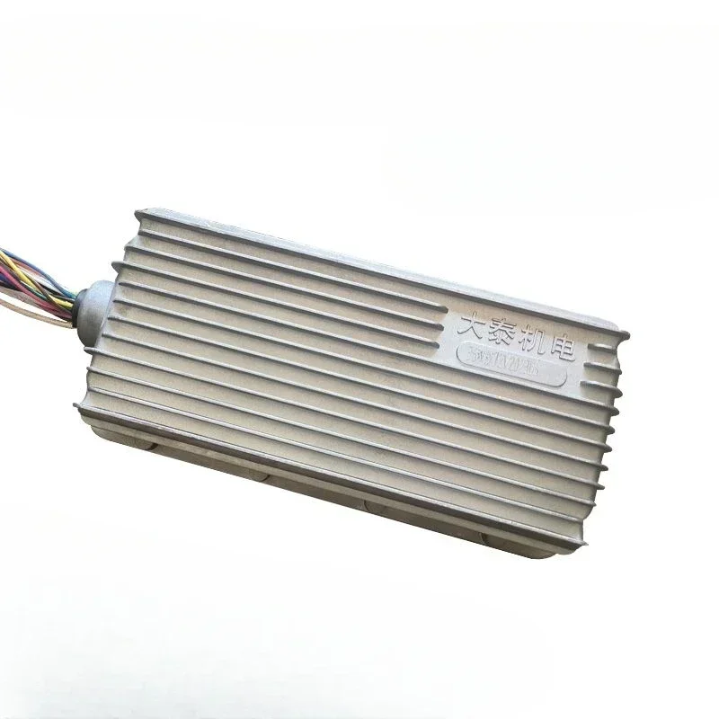 Brushless dual-mode controller No Hall can work Electric three-wheel brushless controller 60v72v
Brushless dual-mode controller No Hall can work Electric three-wheel brushless controller 60v72v