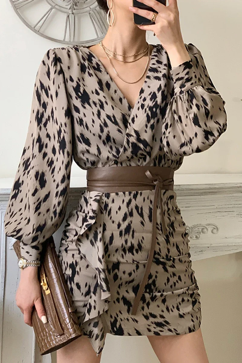Women Chic Sexy V-Neck Leopard Printed Chiffon Mujer Vestidos Dresses with Belt Fall Vintage Long Sleeve Short Mini Dress
Women Chic Sexy V-Neck Leopard Printed Chiffon Mujer Vestidos Dresses with Belt Fall Vintage Long Sleeve Short Mini Dress