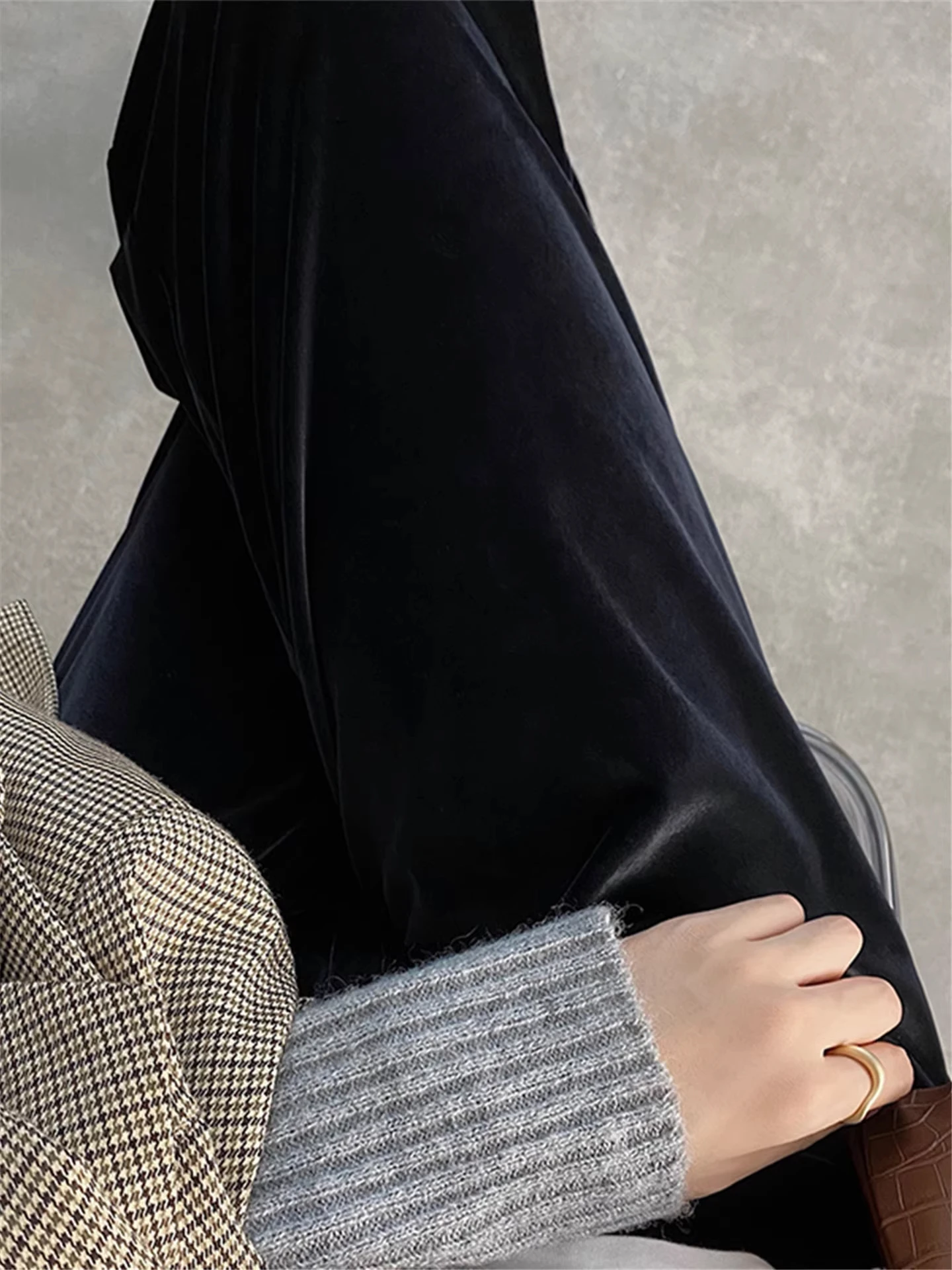 Gold Velvet Wide Leg Pants Women's Slimming Versatile Autumn Winter Fleece Thick Casual Drapey Floor-Length Trousers
Gold Velvet Wide Leg Pants Women's Slimming Versatile Autumn Winter Fleece Thick Casual Drapey Floor-Length Trousers