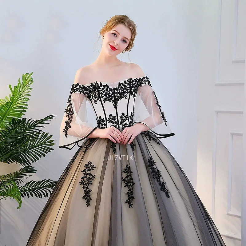 Off the Shoulder Flare Sleeves Evening Dresses Women Black Lace Appliques Party Wedding Gown Floor-Length Customized Prom Dress
Off the Shoulder Flare Sleeves Evening Dresses Women Black Lace Appliques Party Wedding Gown Floor-Length Customized Prom Dress