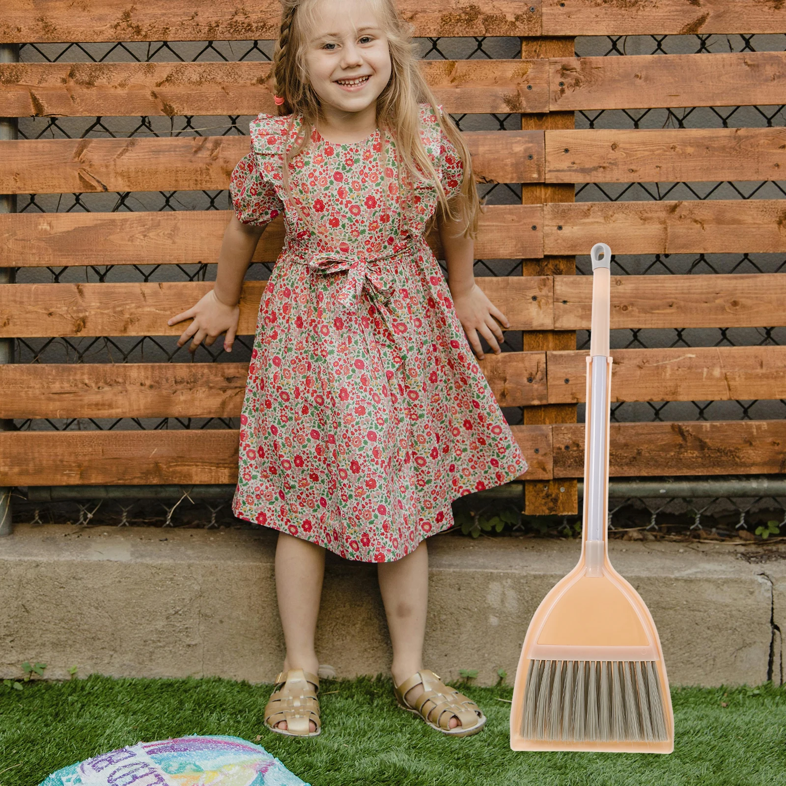 1Set Mini Children Broom Dustpan Set Small Size Lightweight Bright Color Kids Cleaning Playset Kindergarten Role Play Tool
1Set Mini Children Broom Dustpan Set Small Size Lightweight Bright Color Kids Cleaning Playset Kindergarten Role Play Tool