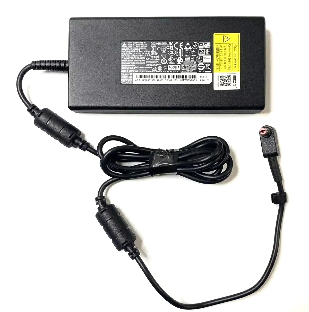 Original Delta 19.5V 9.23A 180W 5.5*1.7mm AC Adapter ADP-180TB F For Acer Predator Triton 500 PT515-51 PT515-51-7746 Genuine
Original Delta 19.5V 9.23A 180W 5.5*1.7mm AC Adapter ADP-180TB F For Acer Predator Triton 500 PT515-51 PT515-51-7746 Genuine