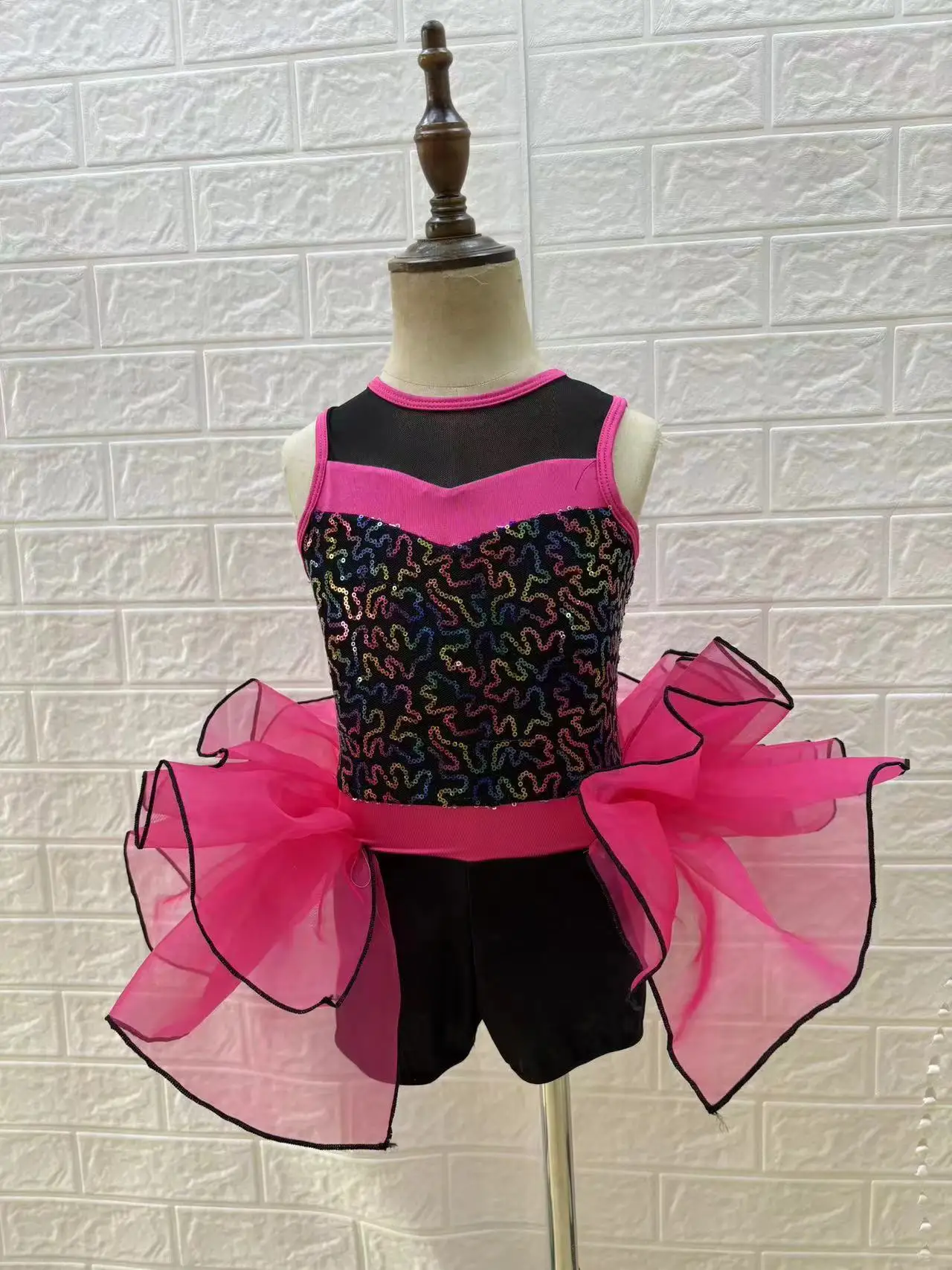 New dance costume professional jazz dance dress performance dress Lodysuit Latin dress
New dance costume professional jazz dance dress performance dress Lodysuit Latin dress