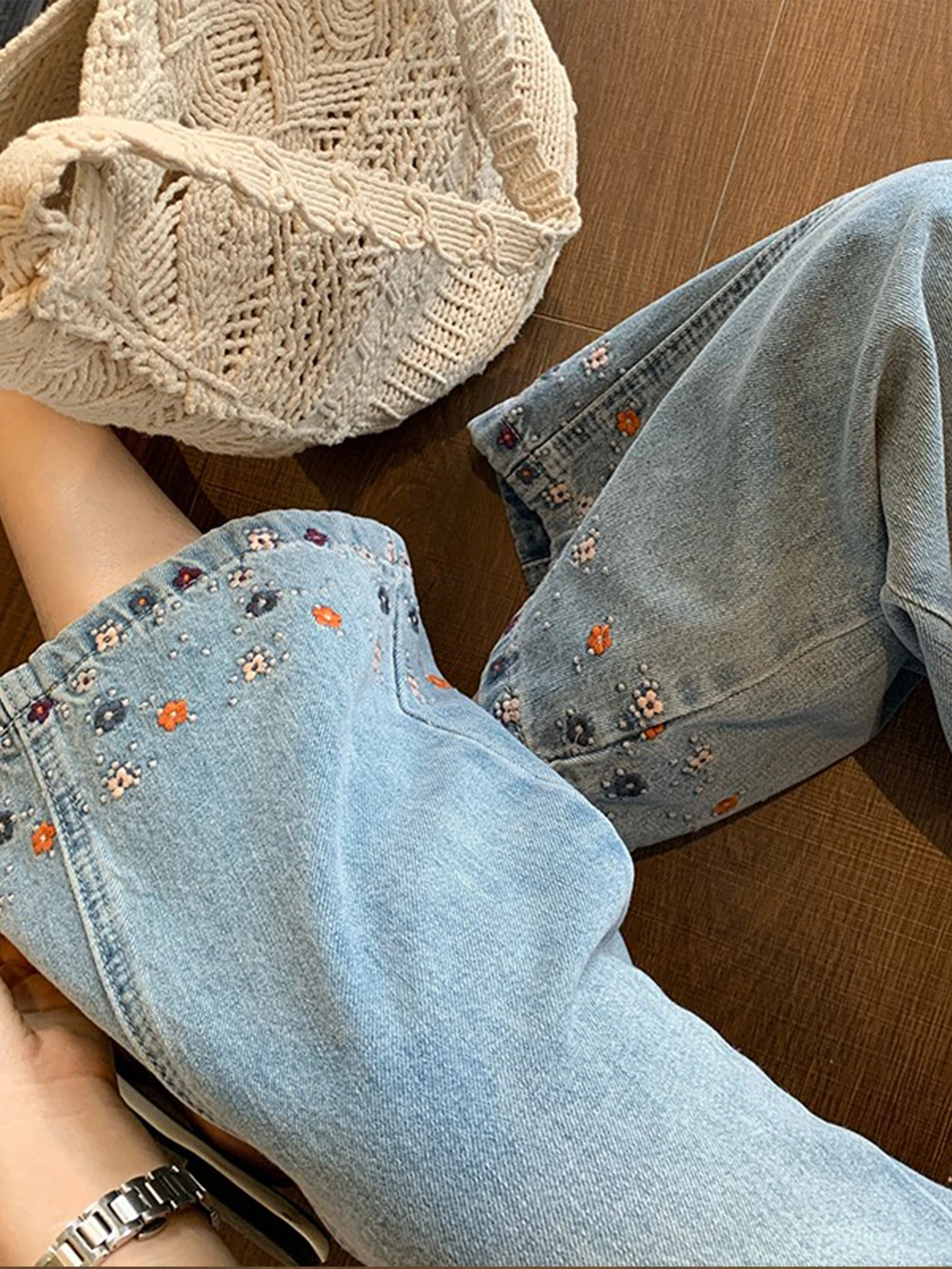 Blue Floral Embroidery Wide Leg Jeans Women's Summer Thin High Waist Loose Fashionable Drapey Straight Cut Pants
Blue Floral Embroidery Wide Leg Jeans Women's Summer Thin High Waist Loose Fashionable Drapey Straight Cut Pants