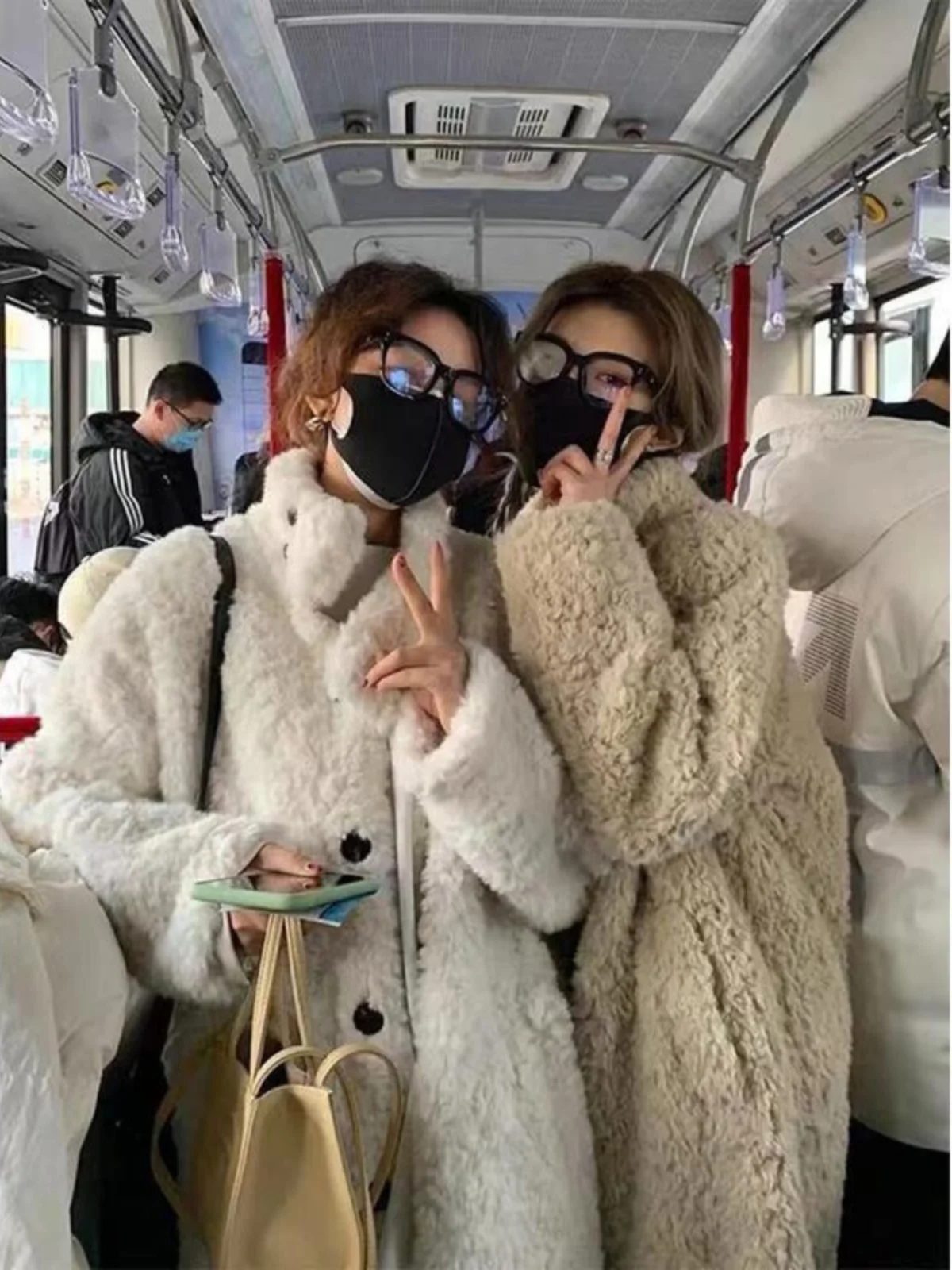 Lamb Fur Coat Women's Loose Mid-Length Stand Collar Soft Skin-Friendly Winter Faion Outerwear Princ Sle Whole Skin Pat...
Lamb Fur Coat Women's Loose Mid-Length Stand Collar Soft Skin-Friendly Winter Faion Outerwear Princ Sle Whole Skin Pat...