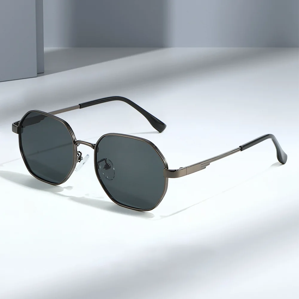 Trendy Polygonal Frame Sunglasses New Fashion Outdoor Sports Sun Glasses Luxury Designer Popular Metal Eyewear for Women and Men
Trendy Polygonal Frame Sunglasses New Fashion Outdoor Sports Sun Glasses Luxury Designer Popular Metal Eyewear for Women and Men