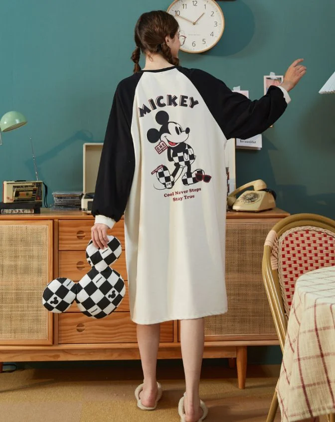 Женская ночная рубашка с Микки Маусом Disney, зимняя одежда для сна с длинными рукавами, домашняя одежда для дома, пижамное платье, черный, белый цвет
Женская ночная рубашка с Микки Маусом Disney, зимняя одежда для сна с длинными рукавами, домашняя одежда для дома, пижамное платье, черный, белый цвет