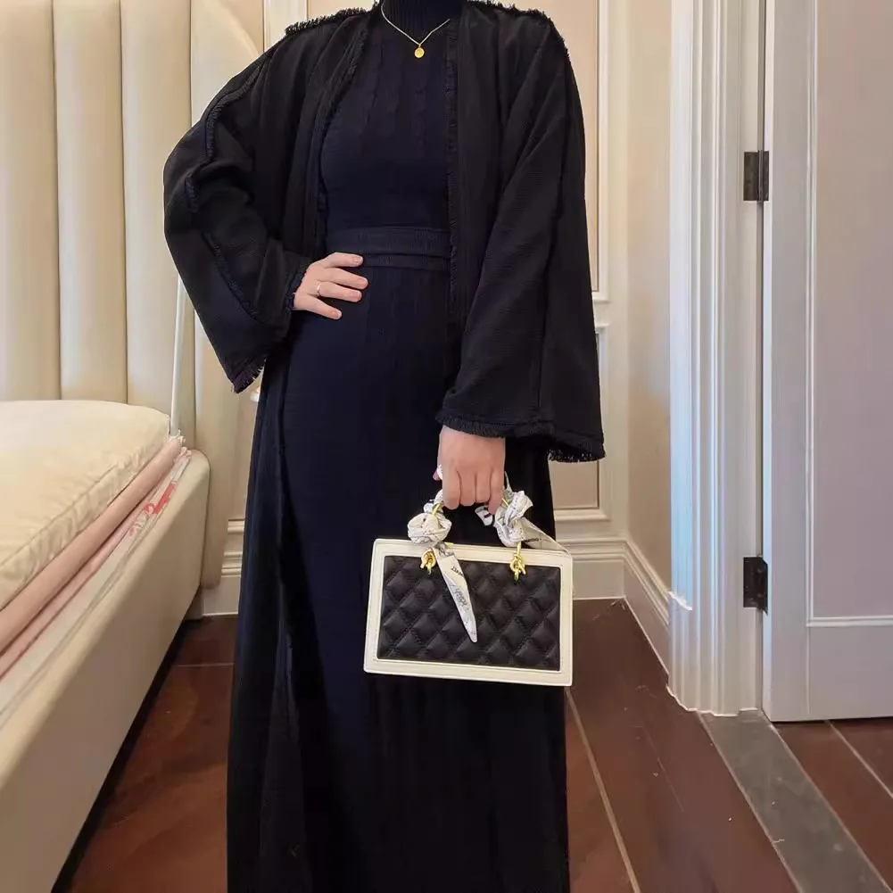 Modest Muslim Abaya Long Dress Open Stitch Coat Women Fashion Dubai Elegant Robe Outerwear 
Modest Muslim Abaya Long Dress Open Stitch Coat Women Fashion Dubai Elegant Robe Outerwear