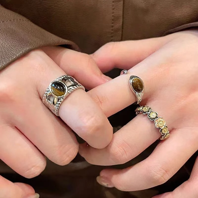 Wanita Pria Warna Perak Cincin
Wanita Pria Warna Perak Cincin