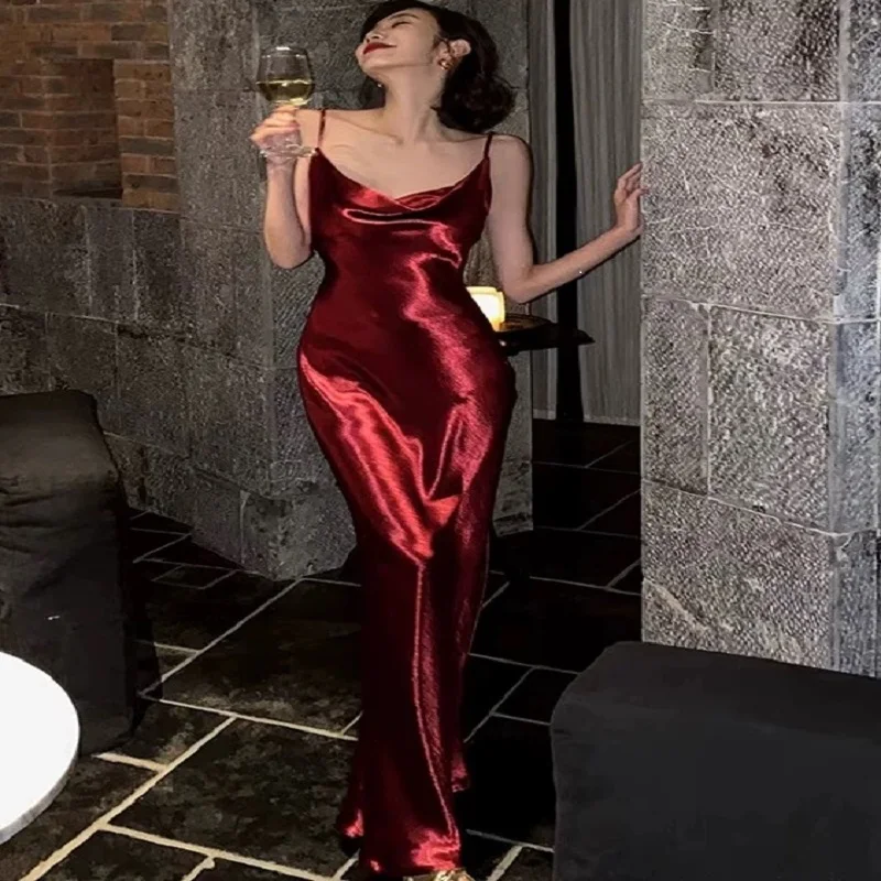Summer S-002 Retro Suspenders Small Man Red Acetate Swing Collar Bag Women's Thin Backless Evening Dress Premium Temperament
Summer S-002 Retro Suspenders Small Man Red Acetate Swing Collar Bag Women's Thin Backless Evening Dress Premium Temperament