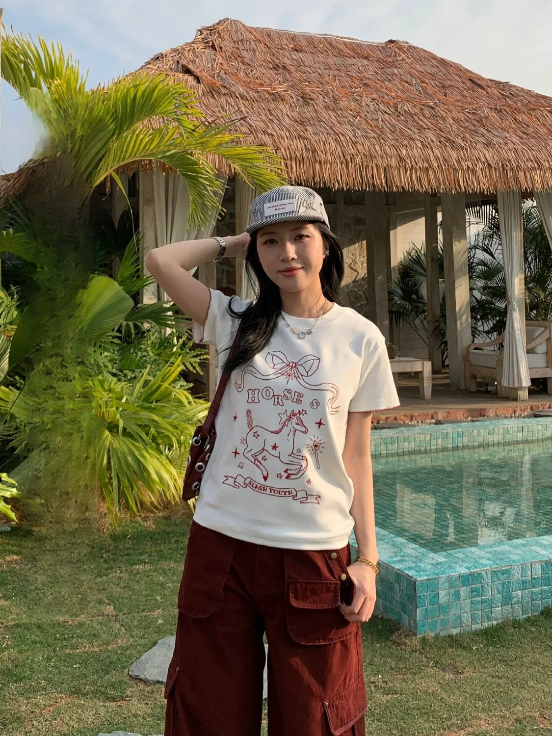 Muziyang Original Embroidery Short Sleeve T-Shirt Women's Summer New round Neck Design Sensation Slightly Straight Cut Top
Muziyang Original Embroidery Short Sleeve T-Shirt Women's Summer New round Neck Design Sensation Slightly Straight Cut Top