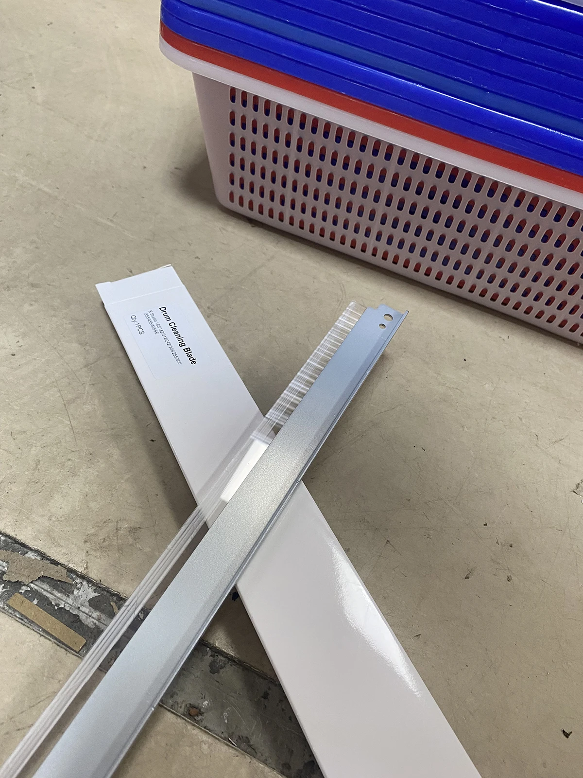 Лезвие для чистки барабана для TOSHIBA 163 165 166 167 181 182 195 200 202 203 205 206 207 212 223 225 230 232 233 237 242 243 245 255 
Лезвие для чистки барабана для TOSHIBA 163 165 166 167 181 182 195 200 202 203 205 206 207 212 223 225 230 232 233 237 242 243 245 255