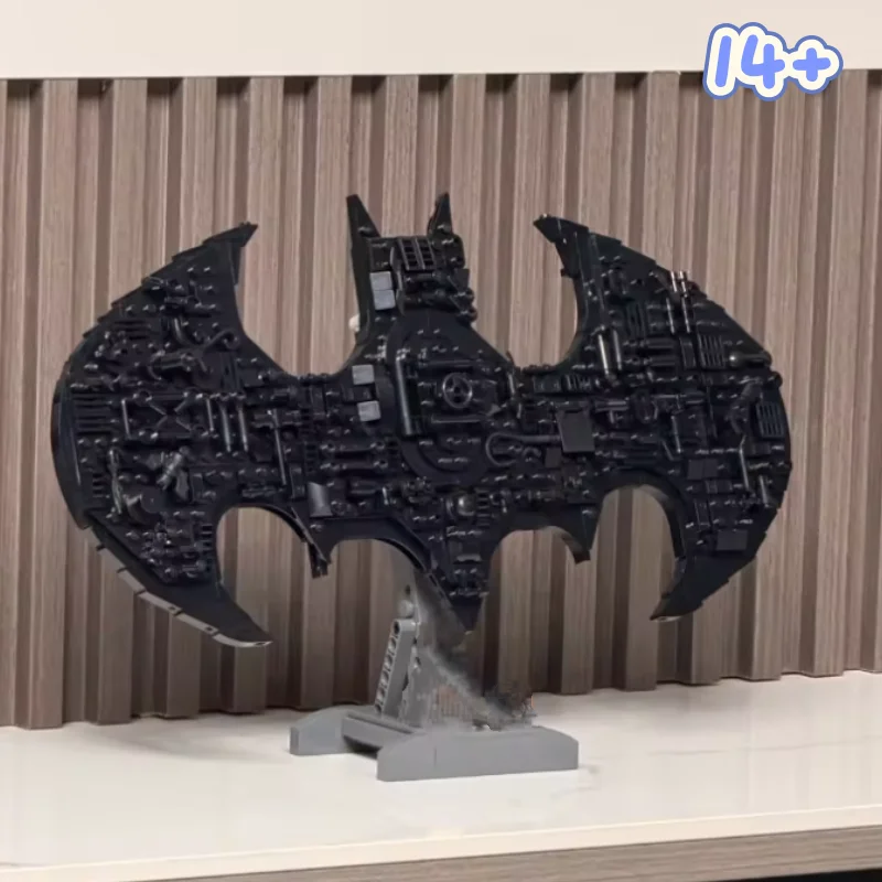 In Stock 678pcs Dark Night Bat Emblem Building Block Decoration Symbol Model Construction Toys for Birthday Christmas Gifts
In Stock 678pcs Dark Night Bat Emblem Building Block Decoration Symbol Model Construction Toys for Birthday Christmas Gifts