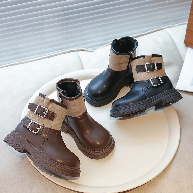 Botas Children Leather Boots Korean Style Kids Fashion Short Boots Round Toes 2025 Winter New Girls Princess Boots Side Zipper
Botas Children Leather Boots Korean Style Kids Fashion Short Boots Round Toes 2025 Winter New Girls Princess Boots Side Zipper