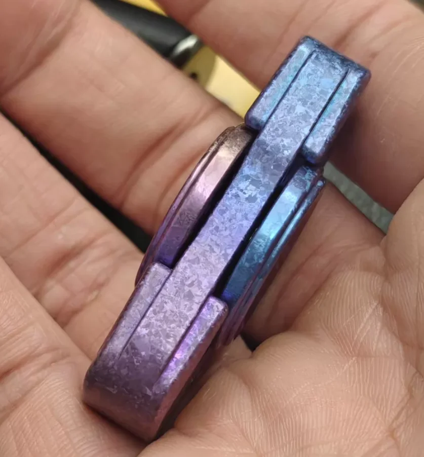 Used EDC cc Sp2 air Ice Crystal Titanium Blue spinner Fingertip gyroscope Decompression toys
Used EDC cc Sp2 air Ice Crystal Titanium Blue spinner Fingertip gyroscope Decompression toys