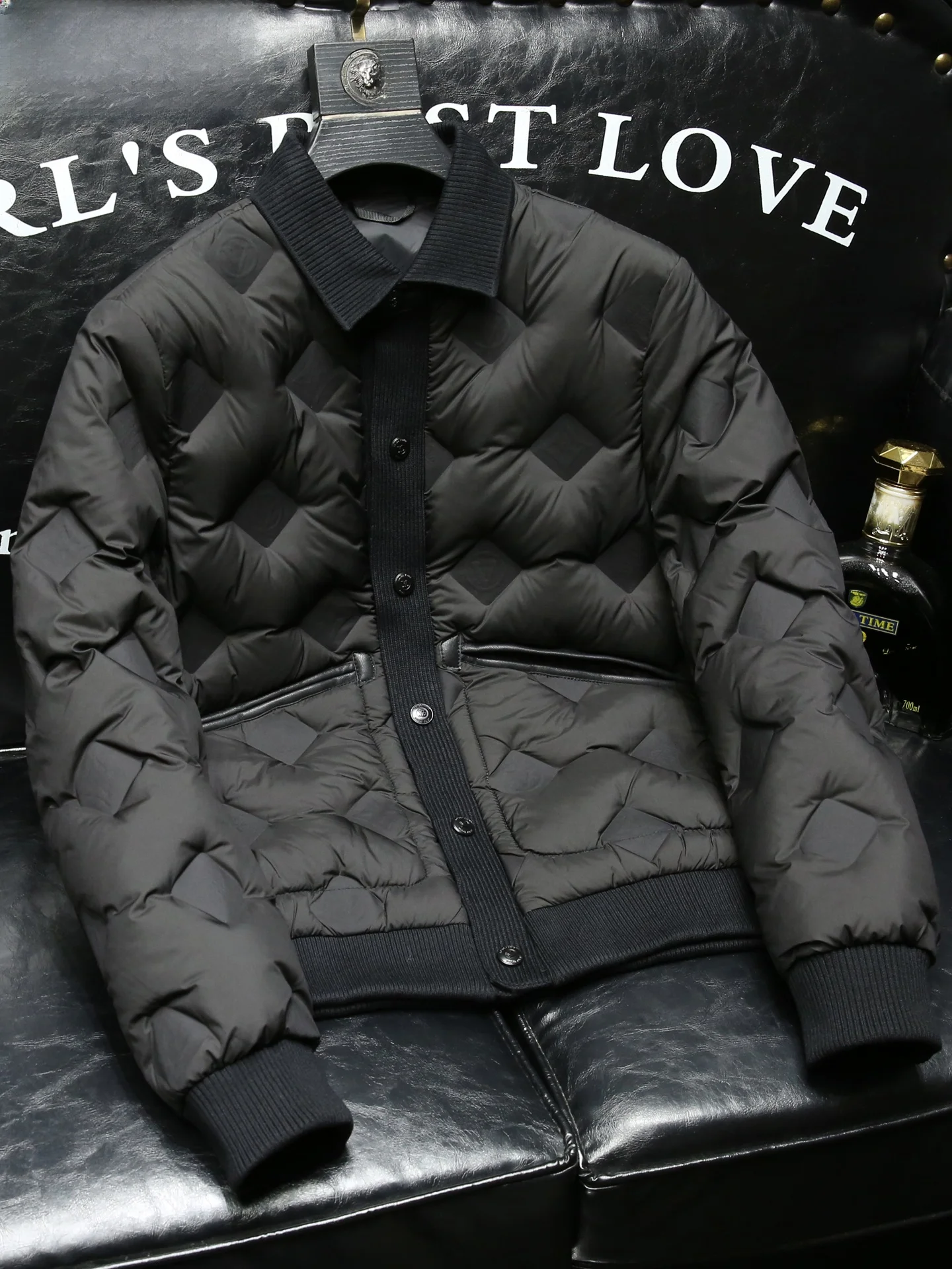 Men's Lightweight Luxury down Jaet Collared Warmth Outerwear Winter New Cold Resistant Faionable Polyester Fiber Filling
Men's Lightweight Luxury down Jaet Collared Warmth Outerwear Winter New Cold Resistant Faionable Polyester Fiber Filling