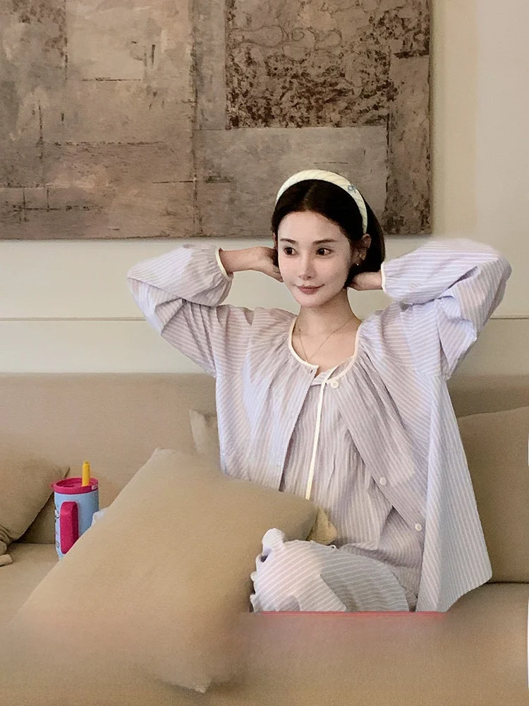 ARE GuaGua 100% Cotton Lazy Style Blue White Stripes Sleepwear Three Piece Set Women's round Neck Single Button Spring Collec...
ARE GuaGua 100% Cotton Lazy Style Blue White Stripes Sleepwear Three Piece Set Women's round Neck Single Button Spring Collec...