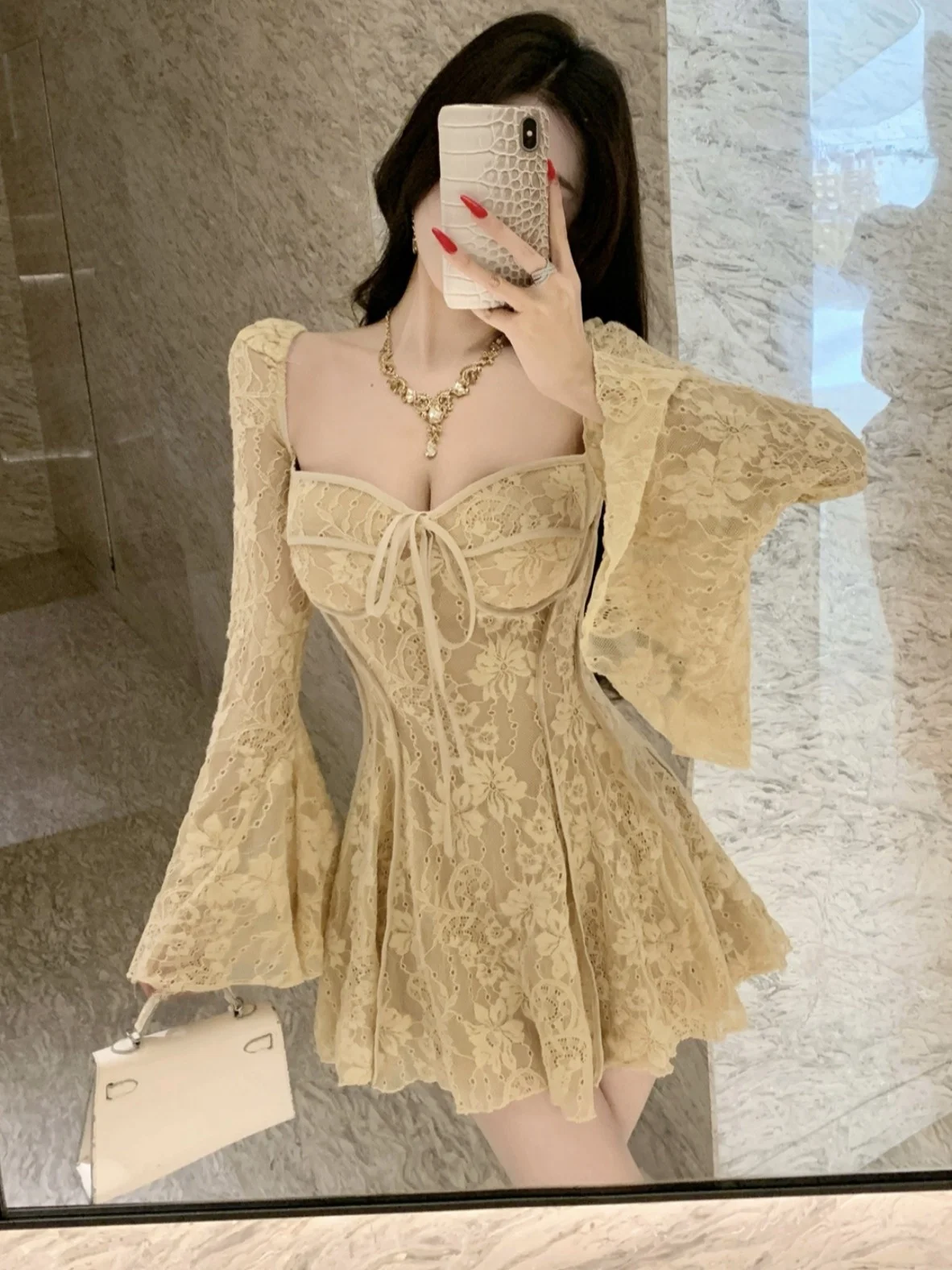 Autumn Winter Embroidered Lace Long Sve Square Collar Dr Sexy A-Line ort Skirt Women's Faion High Waist Birthday Dr...
Autumn Winter Embroidered Lace Long Sve Square Collar Dr Sexy A-Line ort Skirt Women's Faion High Waist Birthday Dr...