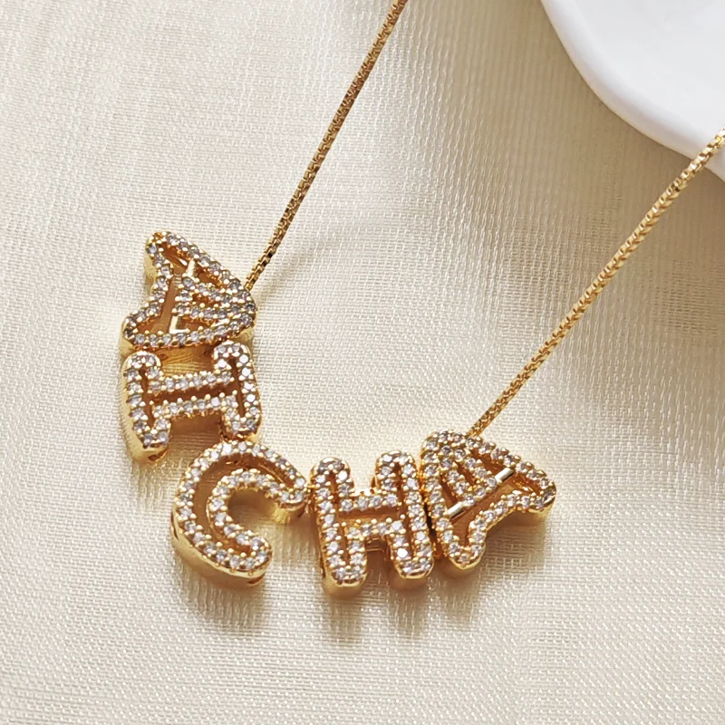 Customized zircon hollow out simple and high-end 26 English DIY letter name necklace pendant
Customized zircon hollow out simple and high-end 26 English DIY letter name necklace pendant