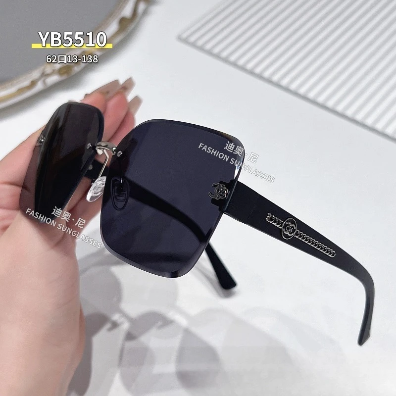 2025 Edge-Cut Rimless Sunglasses Women, UV400 Lightweight Luxury for Driving & Travel Anti-Glare
2025 Edge-Cut Rimless Sunglasses Women, UV400 Lightweight Luxury for Driving & Travel Anti-Glare