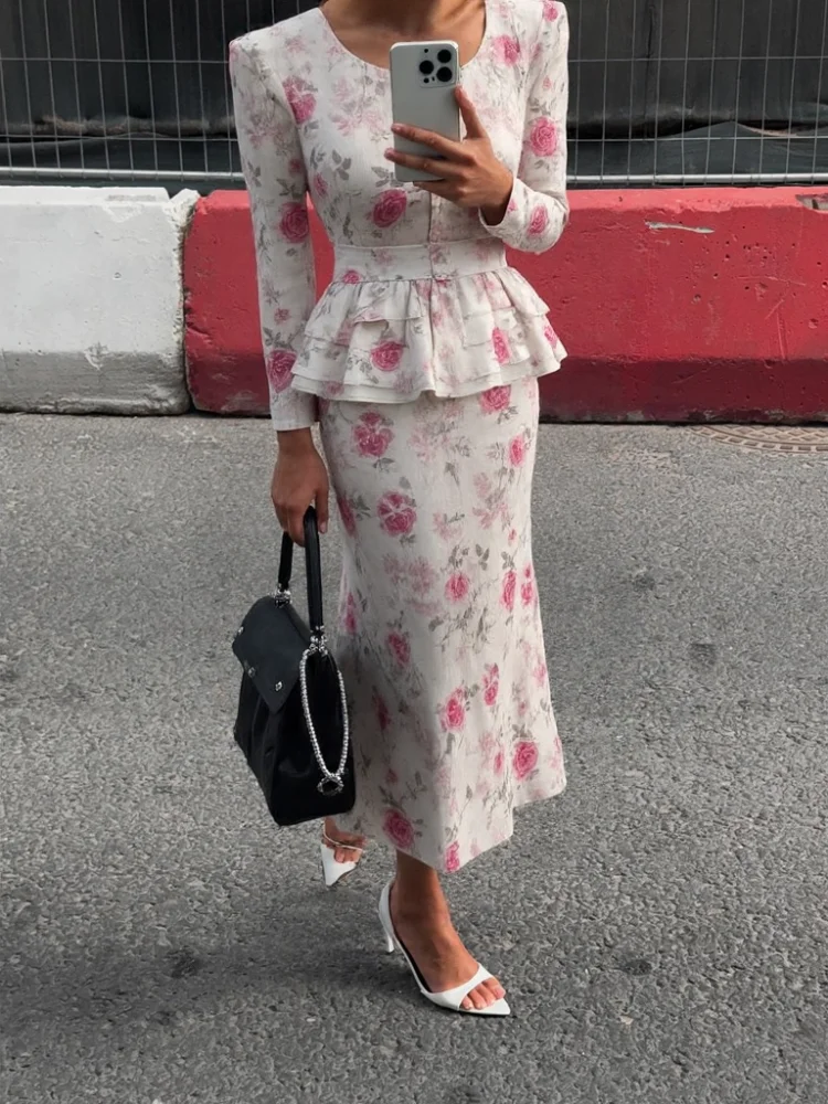Printed Ruffle Lace Shirt Top Skirt Set Belt Long Sleeve Shoulder Pad Cinched Waist Floral Chiffon Blouse Long Skirts Women Suit
Printed Ruffle Lace Shirt Top Skirt Set Belt Long Sleeve Shoulder Pad Cinched Waist Floral Chiffon Blouse Long Skirts Women Suit