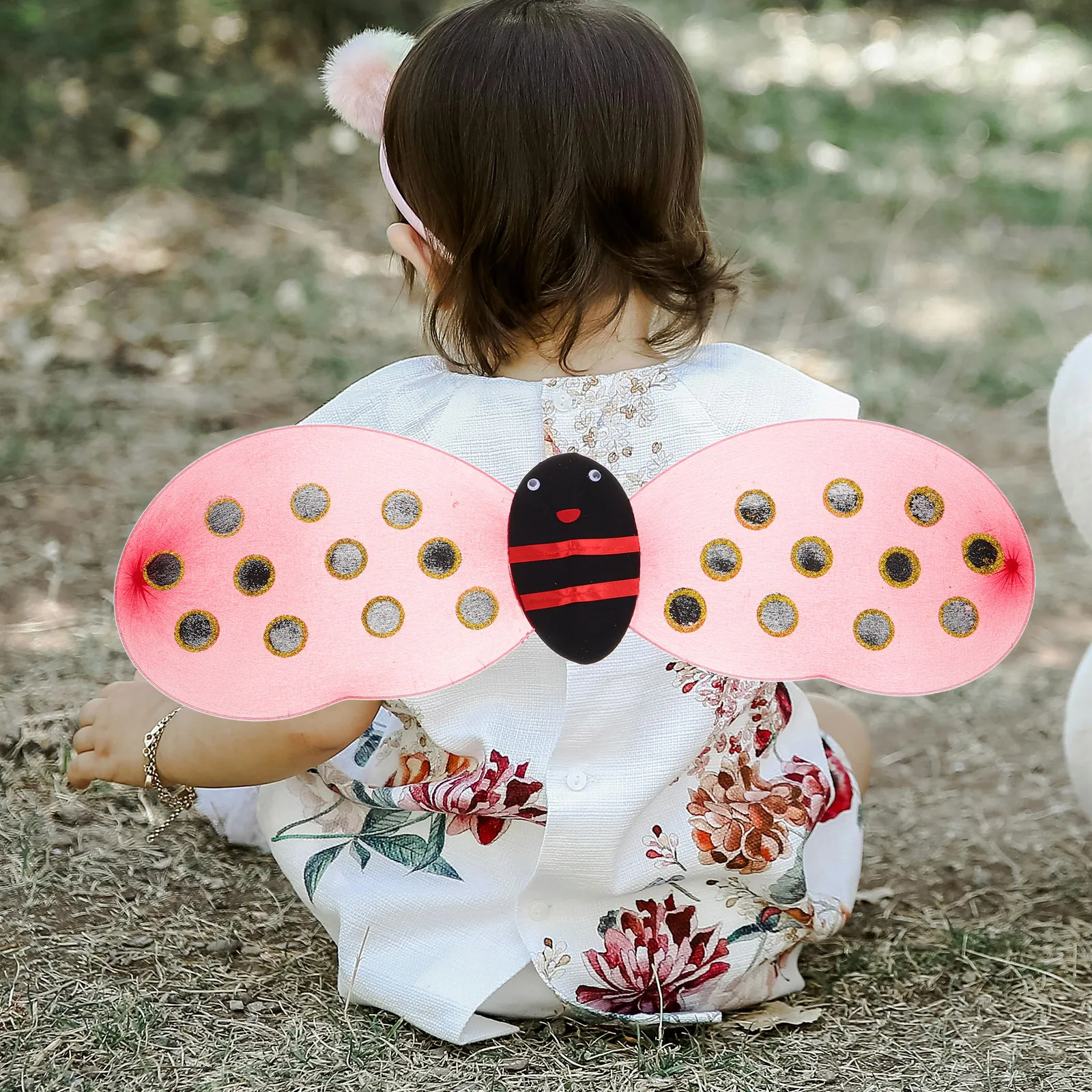 Ladybug Wings Kids Costumes Plastic Props Lightweight Comfortable Girls Halloween Dress Up
Ladybug Wings Kids Costumes Plastic Props Lightweight Comfortable Girls Halloween Dress Up