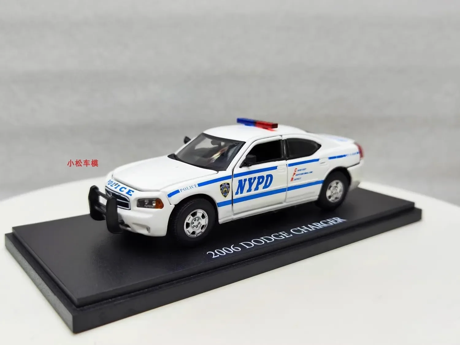 1:43 2006 Dodge Charger NYPD Diecast Metal Alloy Model Car Toys For Gift Collection
1:43 2006 Dodge Charger NYPD Diecast Metal Alloy Model Car Toys For Gift Collection