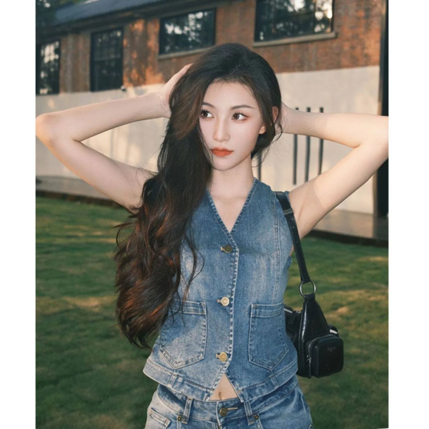 Summer Thin Sleeveless V-Neck Single Button Denim Vest Women's Fashion Outerwear Casual High Waist Long Pants A-Line Skirt
Summer Thin Sleeveless V-Neck Single Button Denim Vest Women's Fashion Outerwear Casual High Waist Long Pants A-Line Skirt
