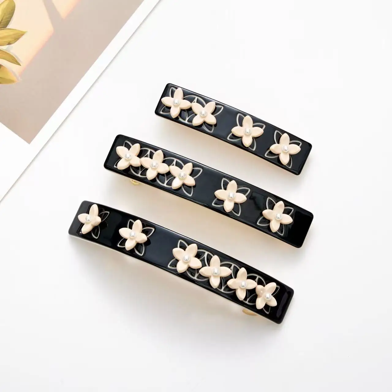 Vintage Pearl Flower Hair Clips Acetate Material Elegant Side Hair Spring Clips for Women Fashion Hair Accessories
Vintage Pearl Flower Hair Clips Acetate Material Elegant Side Hair Spring Clips for Women Fashion Hair Accessories