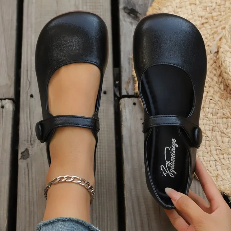 Women's Mary Janes Round Toe Flat Shoes Smooth Finish Button Strap Casual Walking Ballet Flats Versatile Low Profile Daily Shoe
Women's Mary Janes Round Toe Flat Shoes Smooth Finish Button Strap Casual Walking Ballet Flats Versatile Low Profile Daily Shoe