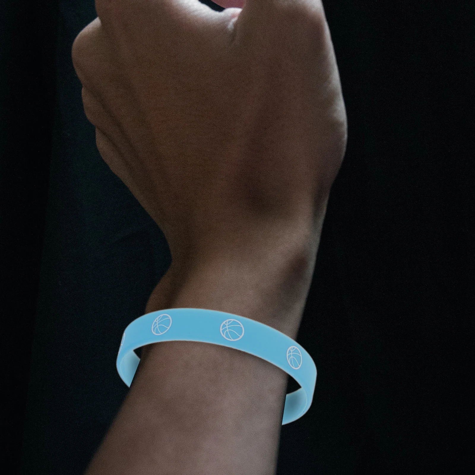 16Pcs Multi-Function Silicone Wristbands Stretchable Bracelets for Men Women Skin-Friendly Bands for Theme Events 
16Pcs Multi-Function Silicone Wristbands Stretchable Bracelets for Men Women Skin-Friendly Bands for Theme Events