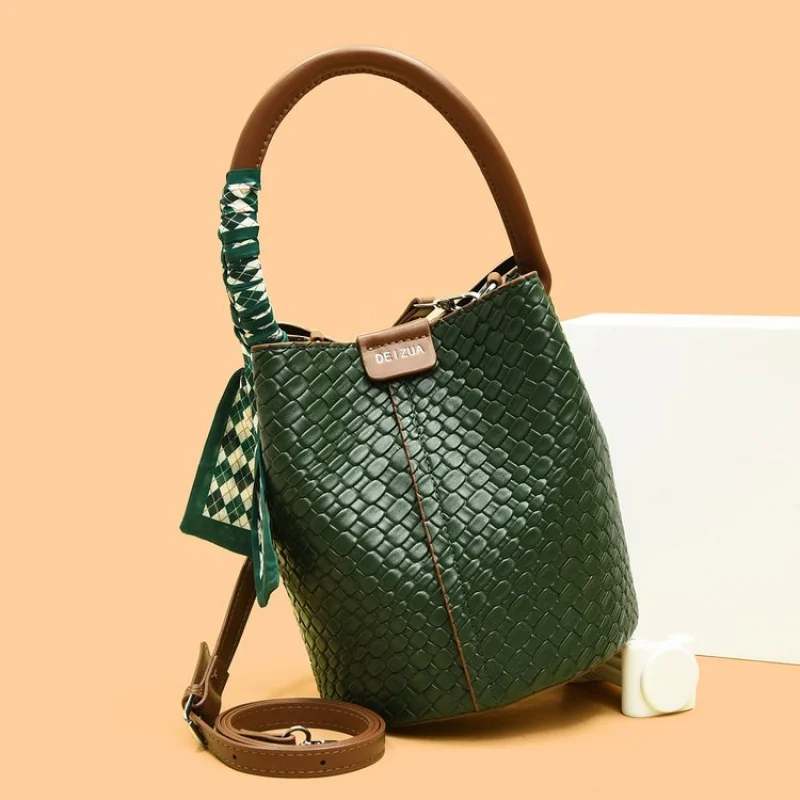 Роскошная женская сумка через плечо из шевронной кожи с повседневным винтажным винтажным стиром в Париже
Роскошная женская сумка через плечо из шевронной кожи с повседневным винтажным винтажным стиром в Париже 