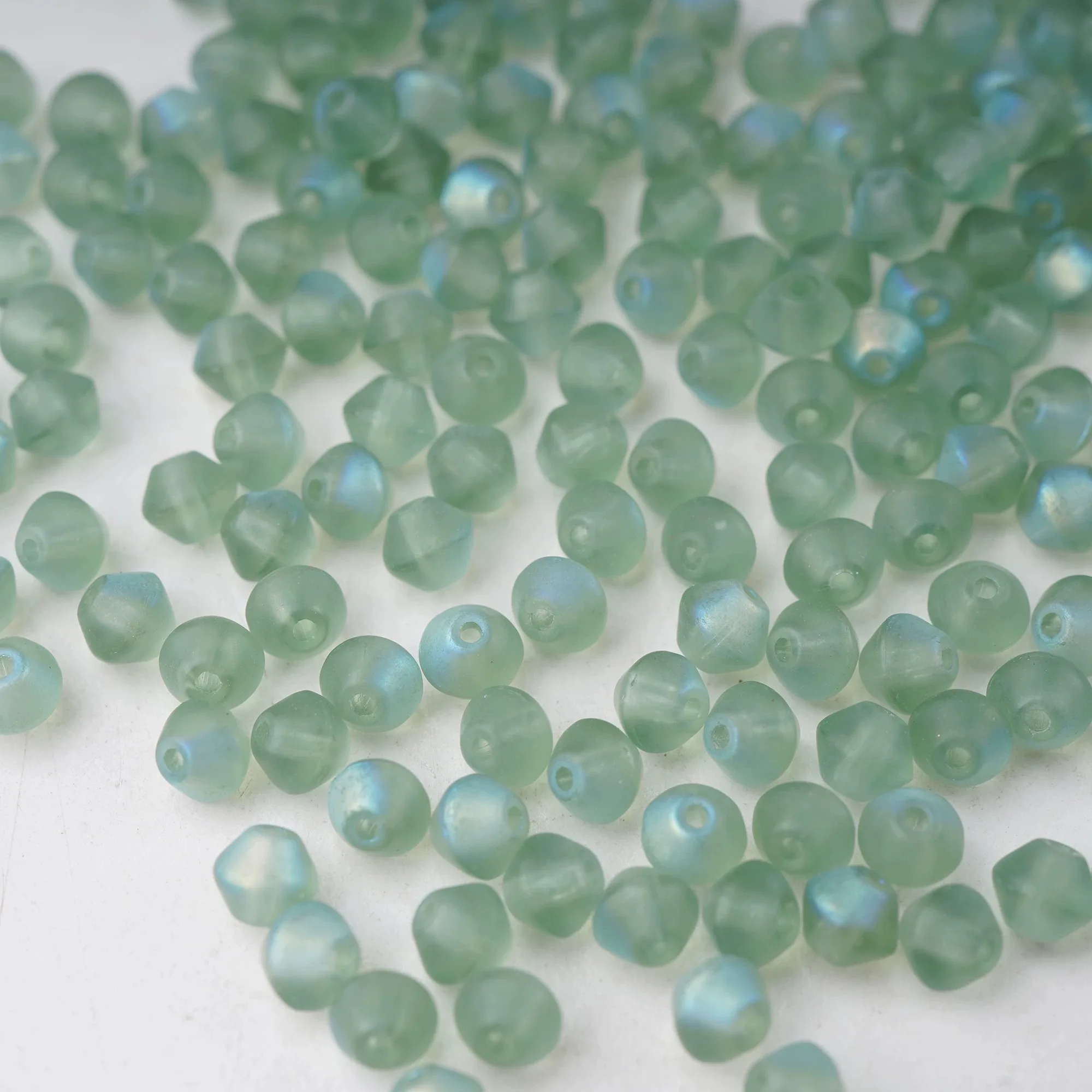 100pcs 4mm Handmade glass beads DIY necklace, bracelet, earrings, hair accessories, keychains.
100pcs 4mm Handmade glass beads DIY necklace, bracelet, earrings, hair accessories, keychains.
