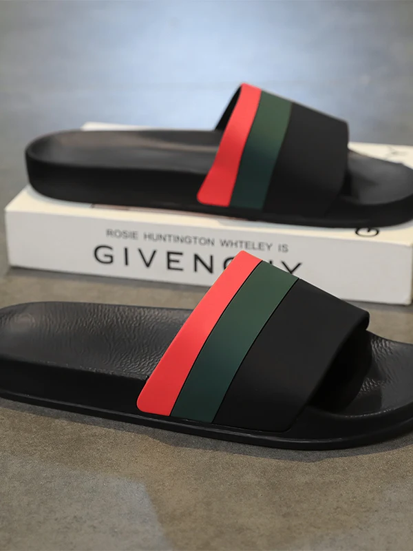Trendy Men's Slippers 2025 New Summer Outdoor Wear Anti-slip Wear-resistant Indoor Home Beach Water Beach Cool Slippers
Trendy Men's Slippers 2025 New Summer Outdoor Wear Anti-slip Wear-resistant Indoor Home Beach Water Beach Cool Slippers