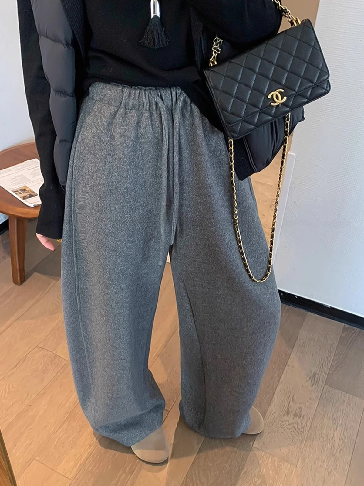 Женские повседневные брюки с высокой талией и широкими штанинами, осенне-зимняя новинка, повседневные брюки-кюлоты
Женские повседневные брюки с высокой талией и широкими штанинами, осенне-зимняя новинка, повседневные брюки-кюлоты