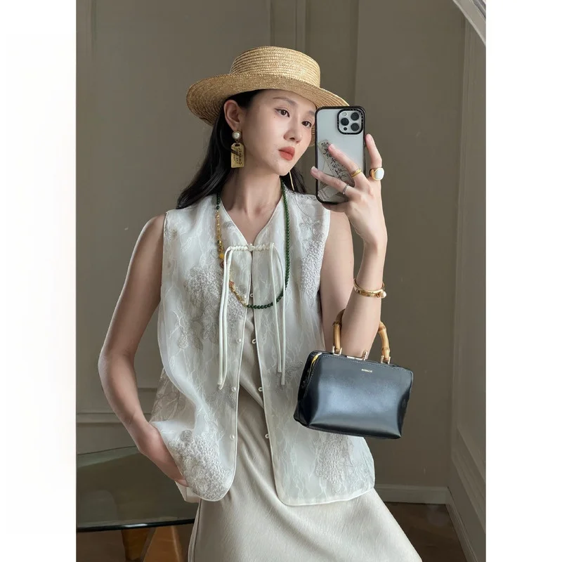 Atelier Onepire Double Layer Embroidered Lace European Organza Heavy Work New Chinese Sle Old Money Sle Open Cardigan
Atelier Onepire Double Layer Embroidered Lace European Organza Heavy Work New Chinese Sle Old Money Sle Open Cardigan