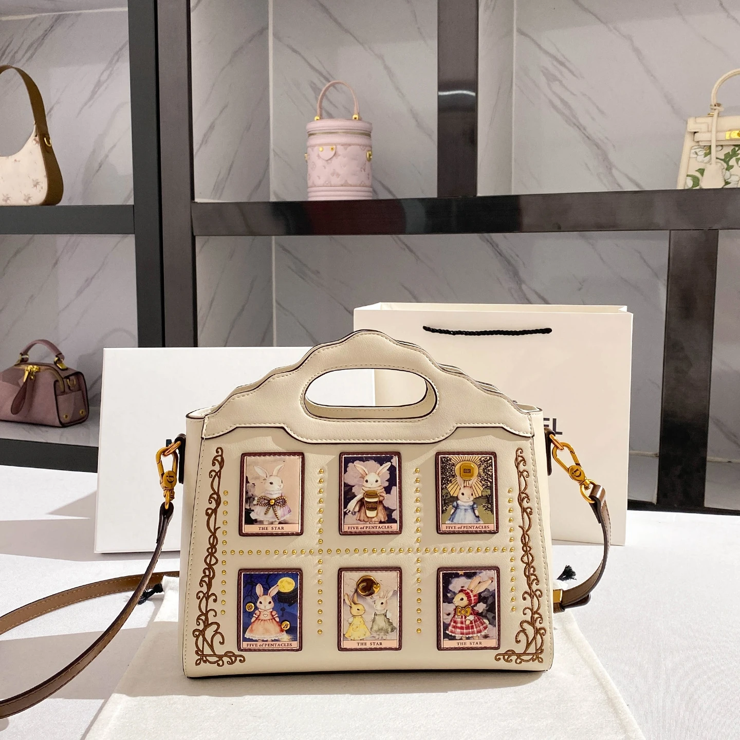 Women's Retro Luxury Shoulder Bag PU Tote Bag 2026 New Adult Girls Embroidered Rivet Square Crossbody Bag Handbag Female
Women's Retro Luxury Shoulder Bag PU Tote Bag 2026 New Adult Girls Embroidered Rivet Square Crossbody Bag Handbag Female