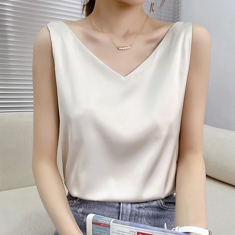 Women's Blouses Summer silk T Shirt Plus Size Satin Office Women Tunic Elegant Shirts Silk Sling Vest Woman Top
Women's Blouses Summer silk T Shirt Plus Size Satin Office Women Tunic Elegant Shirts Silk Sling Vest Woman Top