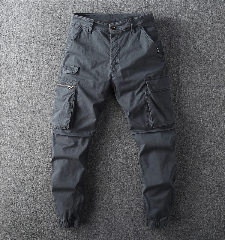 Мужские ретро-брюки в американском стиле, весенне-осенние длинные брюки, модные повседневные спортивные штаны с манжетами, молодежный стиль, многофункциональные
Мужские ретро-брюки в американском стиле, весенне-осенние длинные брюки, модные повседневные спортивные штаны с манжетами, молодежный стиль, многофункциональные