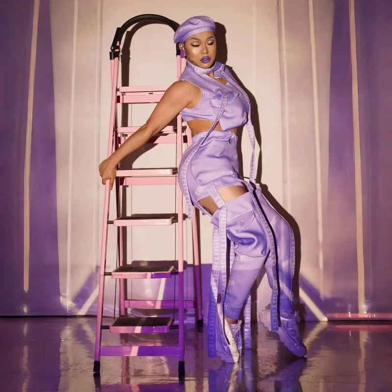 Unisex Female Purple Hip Hop Jazz Performance Costume Hollow Bandage Tooling Letter Design Dancers Stage Nightclub Team Outfit
Unisex Female Purple Hip Hop Jazz Performance Costume Hollow Bandage Tooling Letter Design Dancers Stage Nightclub Team Outfit