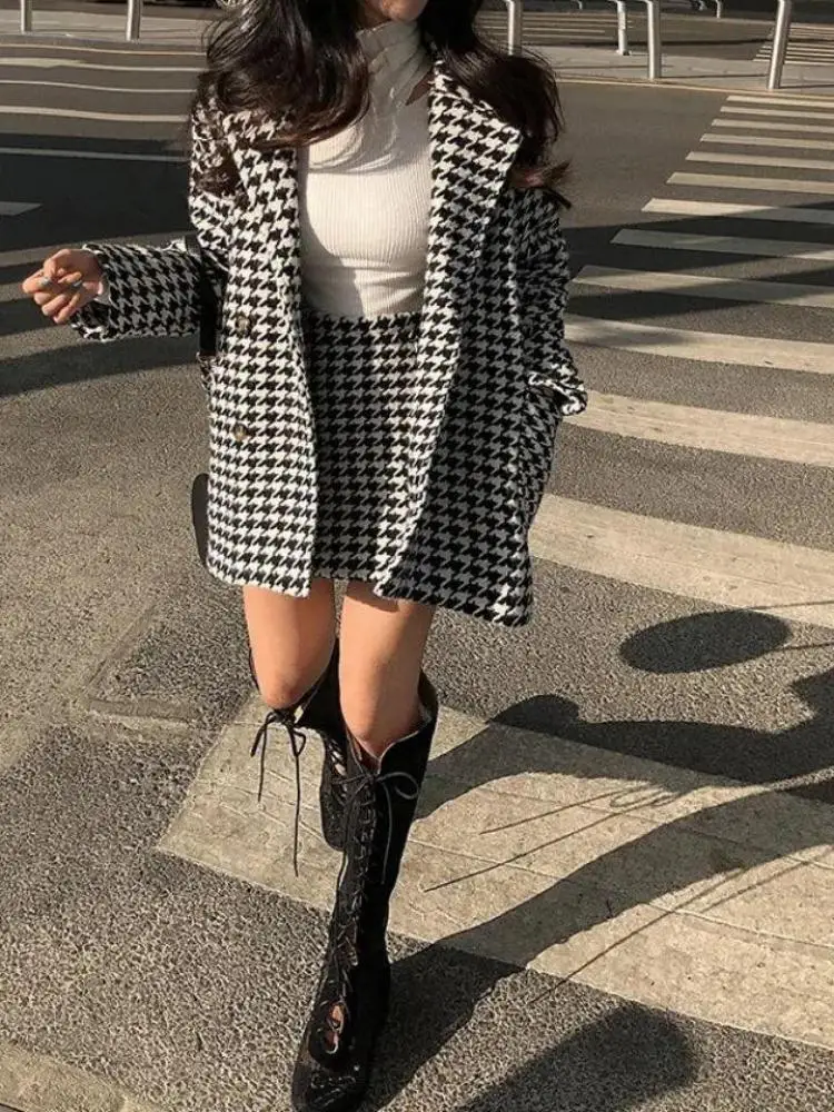Autumn Winter Plaid Woolen Blazer Office Ladies 2 Piece Set Korean Long Sleeve Suit Coat And High Waist A-line Mini Skirt Outfit
Autumn Winter Plaid Woolen Blazer Office Ladies 2 Piece Set Korean Long Sleeve Suit Coat And High Waist A-line Mini Skirt Outfit
