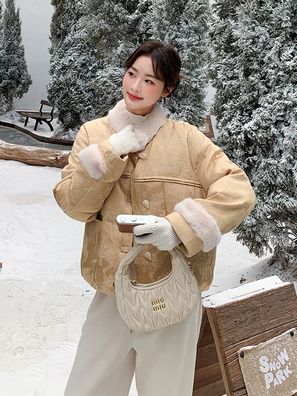 Новая женская пуховая куртка-жакет с принтом в китайском стиле, теплая, пушистая, с элементами стеганой отделки, для зимы 2025
Новая женская пуховая куртка-жакет с принтом в китайском стиле, теплая, пушистая, с элементами стеганой отделки, для зимы 2025