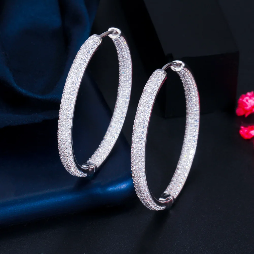 2026 New European and American Shiny Inlaid Cubic Zirconia Fashion Jewelry for Daily Matching with Light Luxury Earrings
2026 New European and American Shiny Inlaid Cubic Zirconia Fashion Jewelry for Daily Matching with Light Luxury Earrings