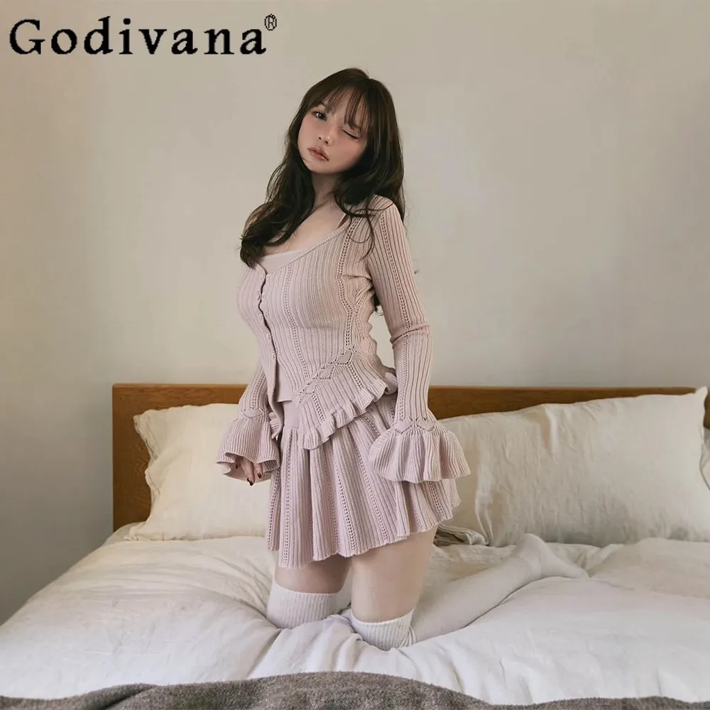 Весенне-осенний японский стиль, милая горячая сексуальная юбка для девочек, женский облегающий элегантный вязаный жилет, кардиган, юбка, комплект из 3 предметов, 2025 г.
Весенне-осенний японский стиль, милая горячая сексуальная юбка для девочек, женский облегающий элегантный вязаный жилет, кардиган, юбка, комплект из 3 предметов, 2025 г.